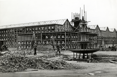 501375 Gezicht op de in aanbouw zijnde Merwedehal van de Jaarbeurs (Croeselaan) te Utrecht.
